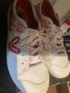 スケッチャーズ　スニーカー　ホワイト　ハート
