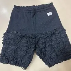 メゾピアノフリル付きブラック3分丈ボトム