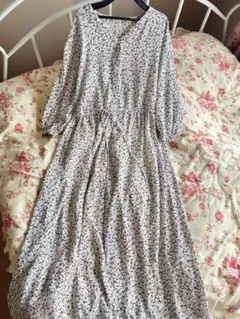GUで購入 小花柄ロングワンピース　Lサイズ