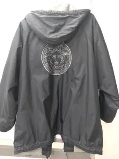 VERSACE メデューサ刺繍 フード付きブルゾン ブラック