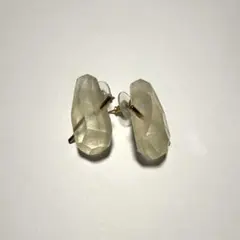 ピアス