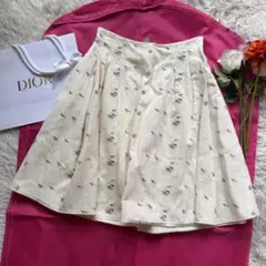 Christian Dior BOUTIQUE 花柄 スカート ホワイト 38 Christian Dior BOUTIQUE 花柄 スカート ホワイト 38 - メルカリ