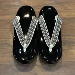 草履 痛くない草履　ウレタン草履 普段履き 黒　小花柄鼻緒　黒台