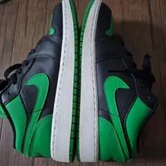 Item thumbnail for item 57d8e567-b696-43ae-8f98-285571560c06