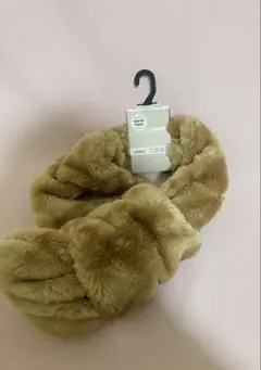 ベージュ ファー ツイストデザイン マフラー