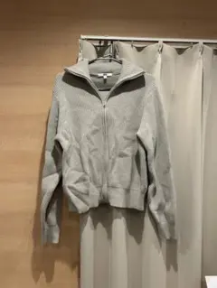 ユニクロ グレー ジップアップ セーター L