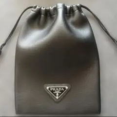PRADA ブラックレザー 巾着ポーチ