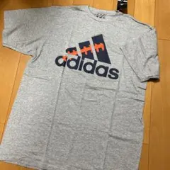 adidas Tシャツ　グレー