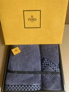 2025年最新】fendi 毛布の人気アイテム - メルカリ