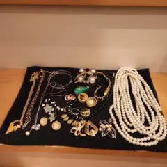 遺品整理 アクセサリーセット - メルカリ