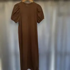 GU バックオープン 半袖ワンピース ダークブラウン　新品