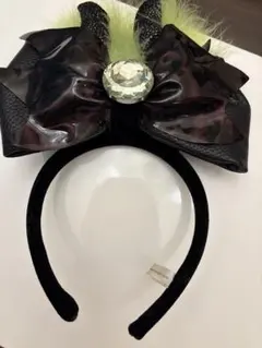 ディズニー カチューシャ 黒 緑 リボン