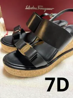 Salvatore Ferragamo ブラックウェッジサンダル　7D 美品
