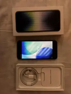 Apple iPhone SE (第3世代) ホワイト