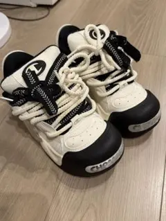 Champion チャンピオン AutoSkate V1 厚底スニーカー 白黒のサムネイル