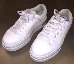 PUMA ホワイト 厚底スニーカー　23.5