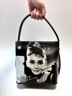 Item thumbnail for item d4543371-1ca6-4498-bda0-39b308cf7fea