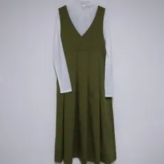 １回使用 KBF オリーブグリーン Vネック ノースリーブ ワンピース