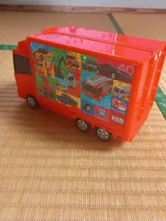 トミカを運ぶよ　トラックのサムネイル