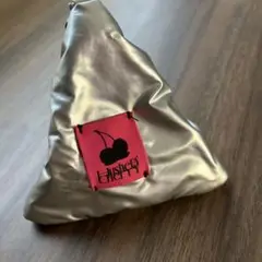 三角ポーチ　オリーブヤング非売品
