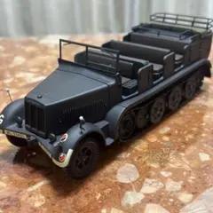 タミヤ1/35 ドイツ 8tハーフトラックSd.Kfz.7完成品のサムネイル