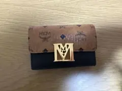 本日のみ最終お値下げ中MCM財布　箱、保護袋付きのサムネイル