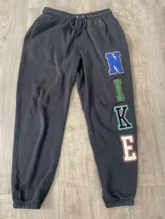ラ*ン様 NIKE 刺繍ロゴ ブラック スウェットパンツ