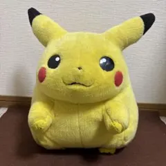 TOMY製ピカチュウ　ぬいぐるみ