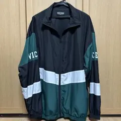 ナイロンジャケット 秋