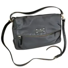 kate spade 軽量ナイロン ショルダーバッグ2WAY 黒 ロゴプレート