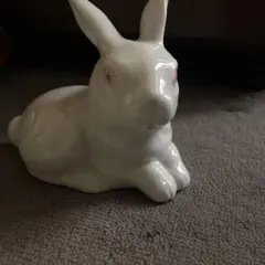 アンティーク 陶器製ウサギ置物 ホワイト