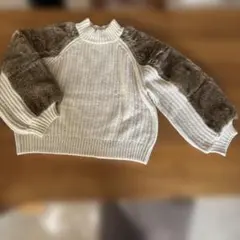 MURUA クリーム色 ニットセーター ファー付き 長袖