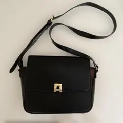 GU レディース　黒　ショルダーバッグ