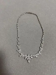 ブライダル　ティアラ・ネックレス・ピアス　３点セット