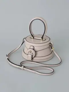 ラウンドレトロボックスバッグ olu.