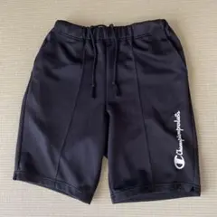 Champion 黒 ショートパンツ　レディース
