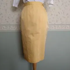 イエロー タイトスカート ボタン付き(オンワード樫山)