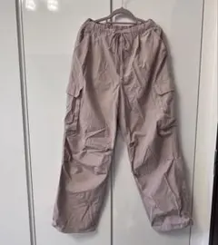gu パラシュートカーゴパンツ
