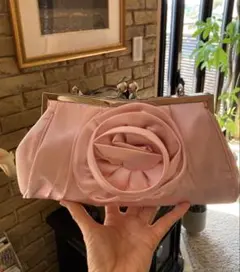 さくら色サテン パーティーバッグ 花モチーフ