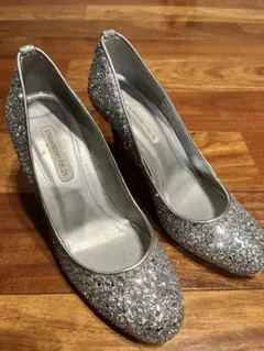 STRAWBERRY FIELDS シルバー グリッターパンプス