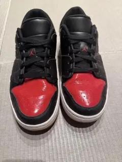 エアジョーダン ローカットスニーカー ブラック/レッド