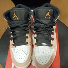 ナイキエアジョーダンMID SE(GS)22.5cm