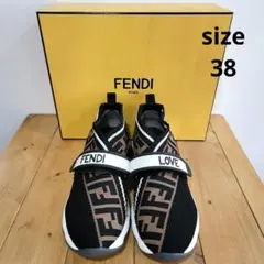 FENDI　スニーカー