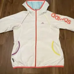 レディース　adidas ウィンドブレーカー フード付き