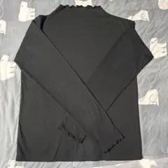 黒 フリルネック 長袖トップス