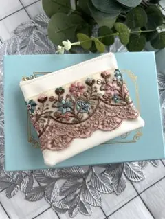 ティッシュケース付きポーチ　インド刺繍リボン　ハンドメイド