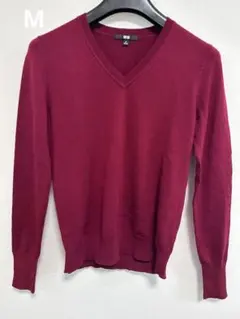 ユニクロ 薄手ニット　Vネックセーター　赤　ボルドー　M