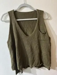 オリーブ色 Vネック ノースリーブ トップス