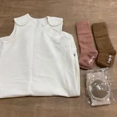 サンデーハグ　ベビー服３点セット　Sサイズ　スリーパー　靴下　ひざあて