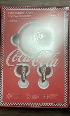 コカ・コーラ140周年 キャップ型ワイヤレスイヤホン T13（赤） - メルカリ